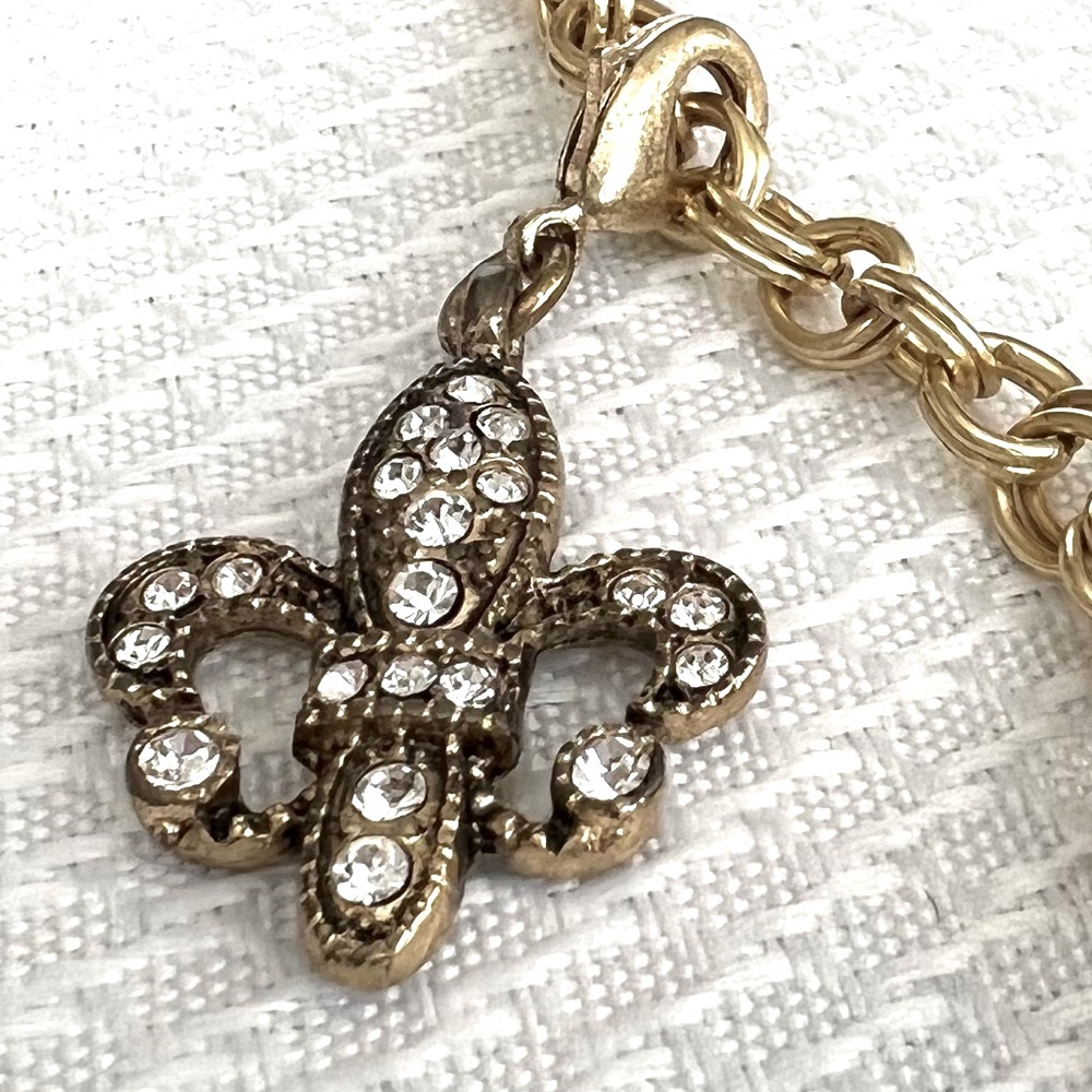 NWT lia sophia Charm bracelet with 4 removable charms, 8”, matte gold, Cute! - Picture 4 of 12